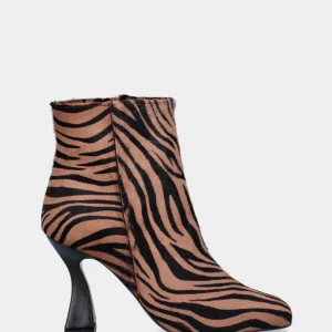 Stivaletto in pelle animalier con punta squadrata