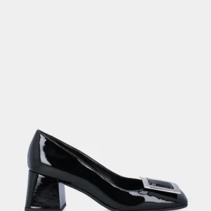 Décolleté nera in pelle con maxi fibbia decorativa