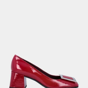 Décolleté rossa in pelle con maxi fibbia decorativa
