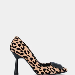 Décolleté in pelle animalier con accessorio geometrico