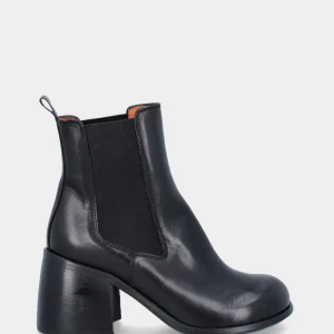 Stivaletto nero in pelle con tacco largo scampanato