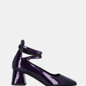 Décolleté viola in vernice con doppio cinturino alla caviglia