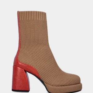 Stivaletto beige in tessuto elasticizzzato con maxi tacco