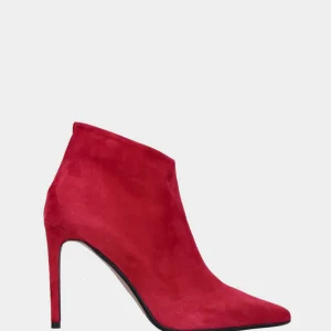 Stivaletto rosso in camoscio con taglio obliquo