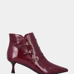 Stivaletto in verlux bordeaux con tacco a calice e cinturini
