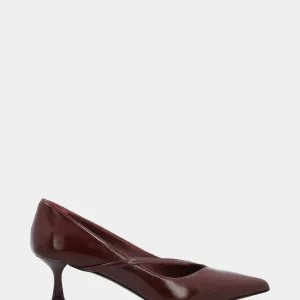 Décolleté in verlux bordeaux con cinturino a sbieco e tacco a calice