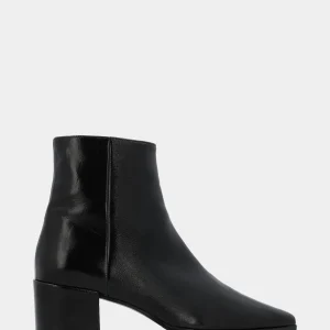 Stivaletto in verlux nero con tacco 50mm e punta sfilata quadratina