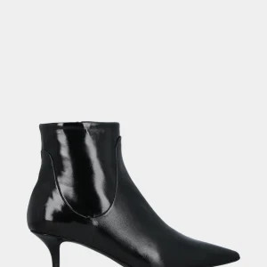 Stivaletto in verlux nero con tacco spillo a calice