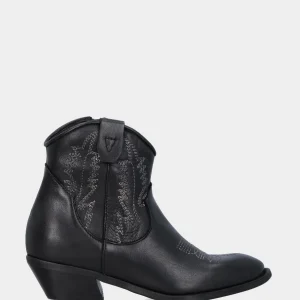 Stivaletto camperos in vitello nero on ricami artigianali