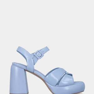 Sandalo con tacco celeste in pelle con fasce incrociate
