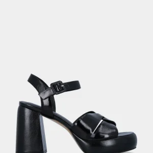 Sandalo con tacco nero in pelle con fasce incrociate
