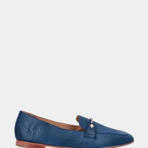 Mocassino blu in pelle con barretta metallica
