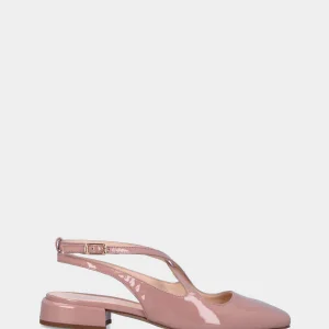 Slingback nude in vernice con cinturini incrociati a punta quadrata