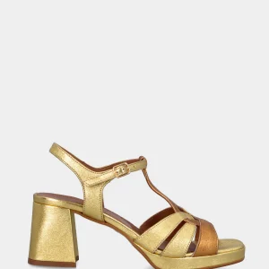 Sandalo bicolore oro in pelle laminata con fascette incrociate