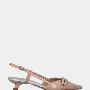 Slingback in vitello abrasivato beige con cinturini e borchie