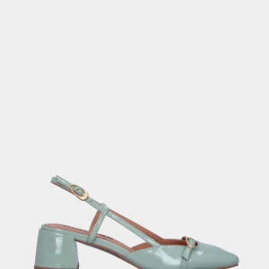 Slingback in vernice verde menta con cinturino e punta quadrata stondata