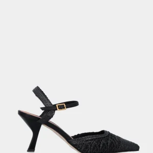 Slingback in nappa nera con tomaia intrecciata a merletto