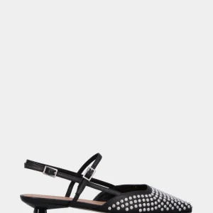 Slingback in nappa nera con borchie a pallini e tacco a piattino