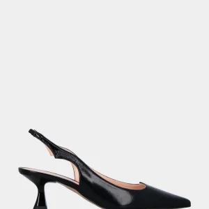 Slingback in verlux nero con scollo a cuore e cinturino sagomato