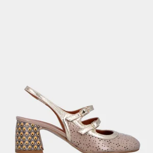 Slingback in naplak color avena con cinturini platino e punta tonda