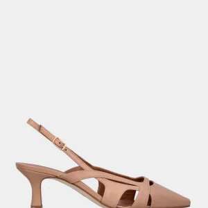 Slingback in nappa beige con tomaia sovrapposta e tacco a calice