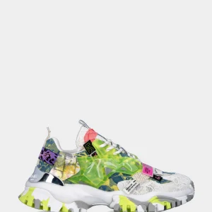 Sneaker in tessuto jeans con merletti e fondo in gomma