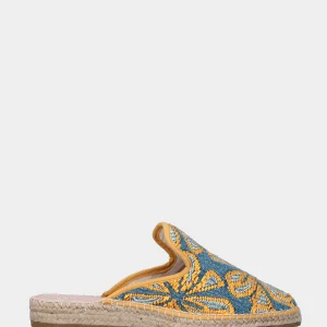 Sabot in tessuto jeans con ricami dorati e zeppa in corda