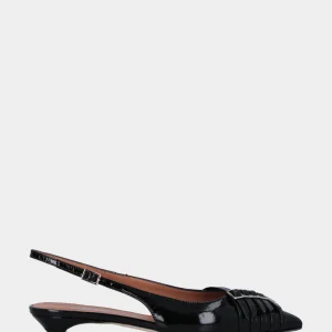 Slingback in verlux nero con cinturini in pianta e tacco semi zeppa