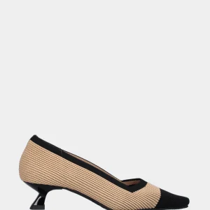 Décolleté in tessuto elasticizzato beige con punta e profili neri