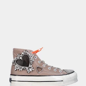 Sneaker in tessuto taupe con cuori di strass e platform flat