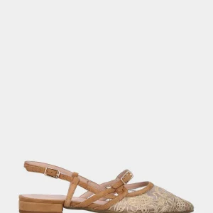 Slingback in camoscio beige con ricamo su zanzariera e tacco basso
